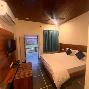 Hotel The Offbeat Lounge, Udaipur