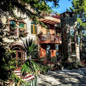 Castle Park 3* Berat