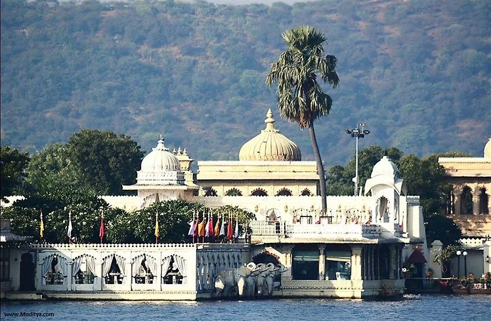 Jagmandir Island Palace - Grand Heritage Udaipur Hotel