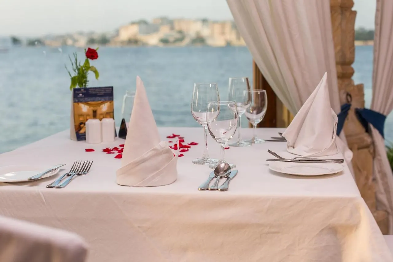 ***** Hotel Jagmandir Island Palace - Grand Heritage Udaipur Inde