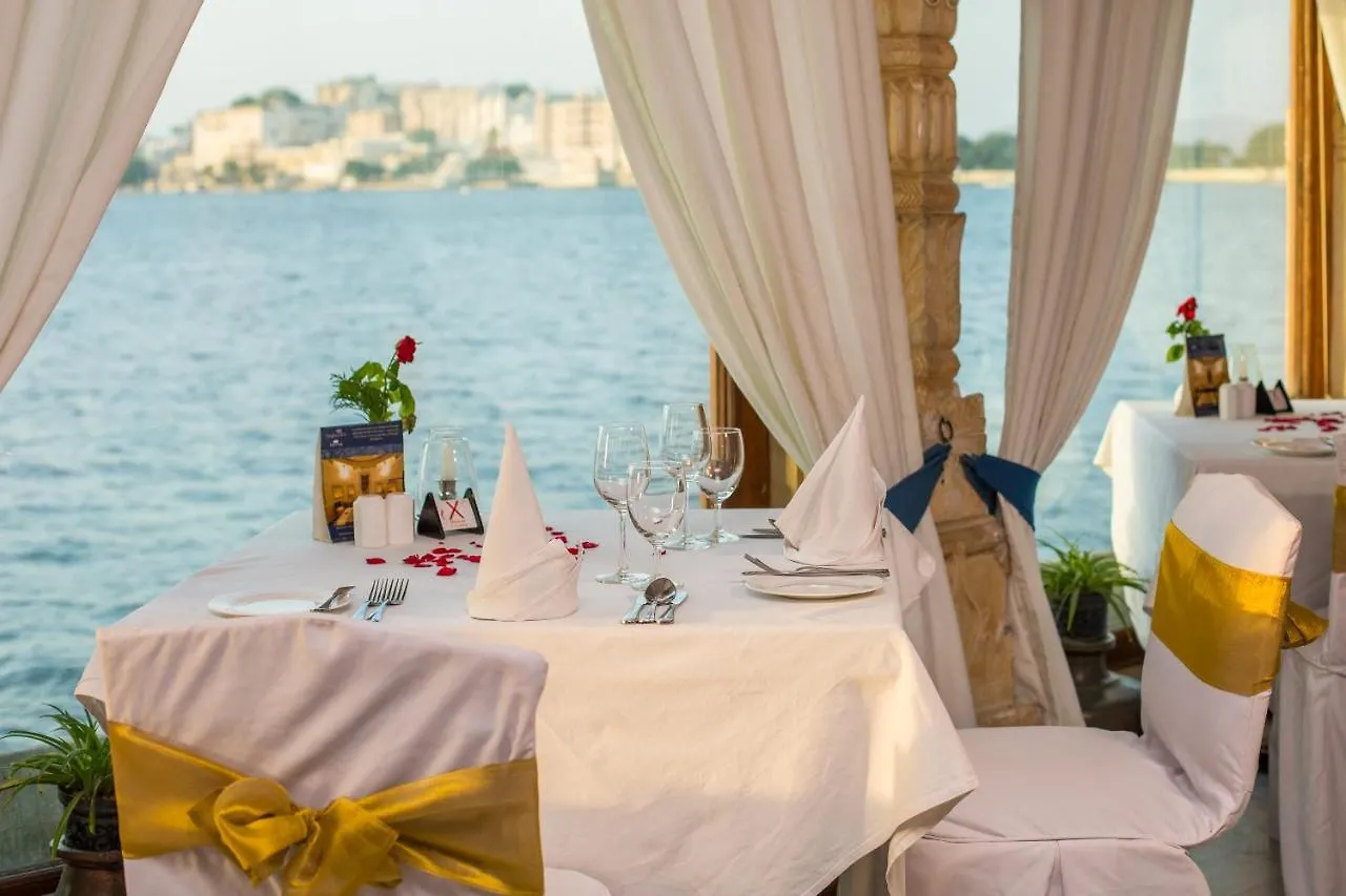 Jagmandir Island Palace - Grand Heritage Udaipur 5*,