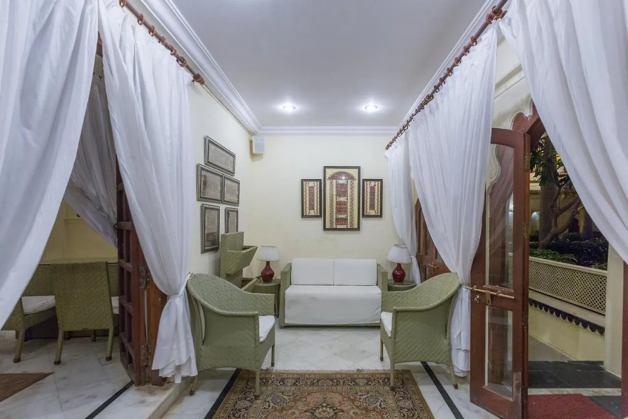 Jagmandir Island Palace - Grand Heritage Udaipur Hotel