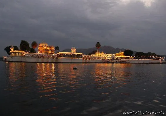 Hotel Jagmandir Island Palace - Grand Heritage Udaipur