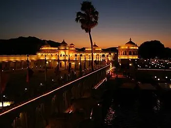Jagmandir Island Palace - Grand Heritage Udaipur Hotel