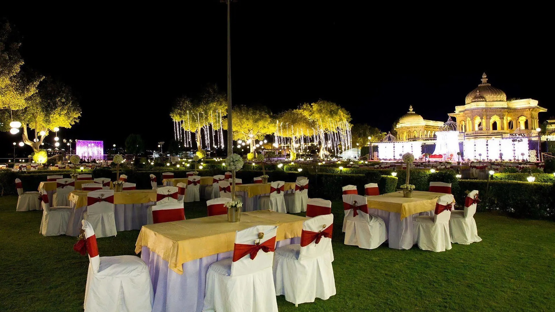Jagmandir Island Palace - Grand Heritage Udaipur
