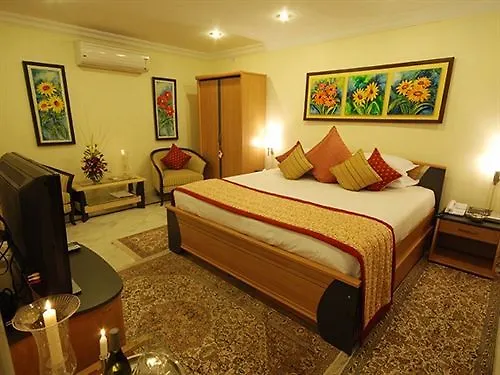 Jagmandir Island Palace - Grand Heritage Udaipur Hotel