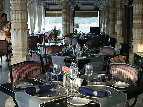 Hotel Jagmandir Island Palace - Grand Heritage Udaipur